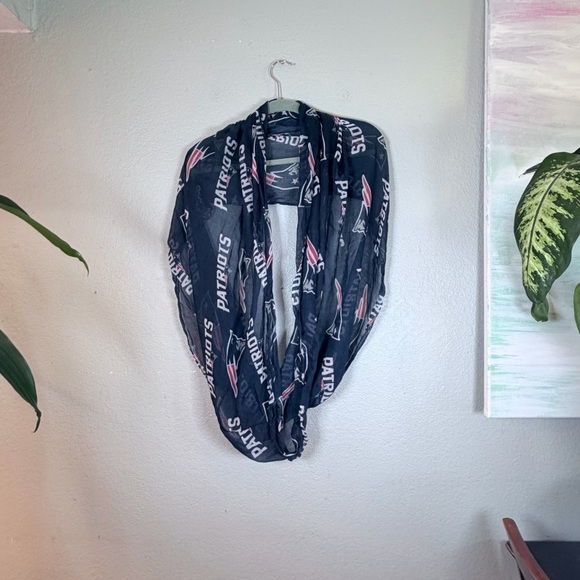 New England Patriots Accessories - New England Patriots Sheer Logo Infinity Fan Bohemian Superbowl Football Scarf